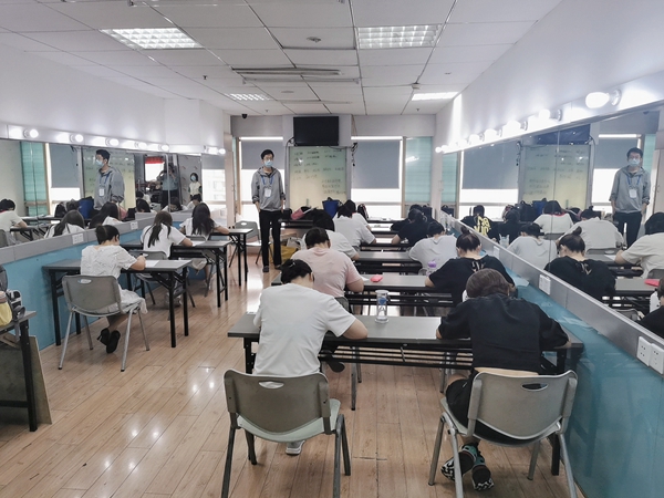 2020江苏省社会化高级技师统一鉴定在我校举行