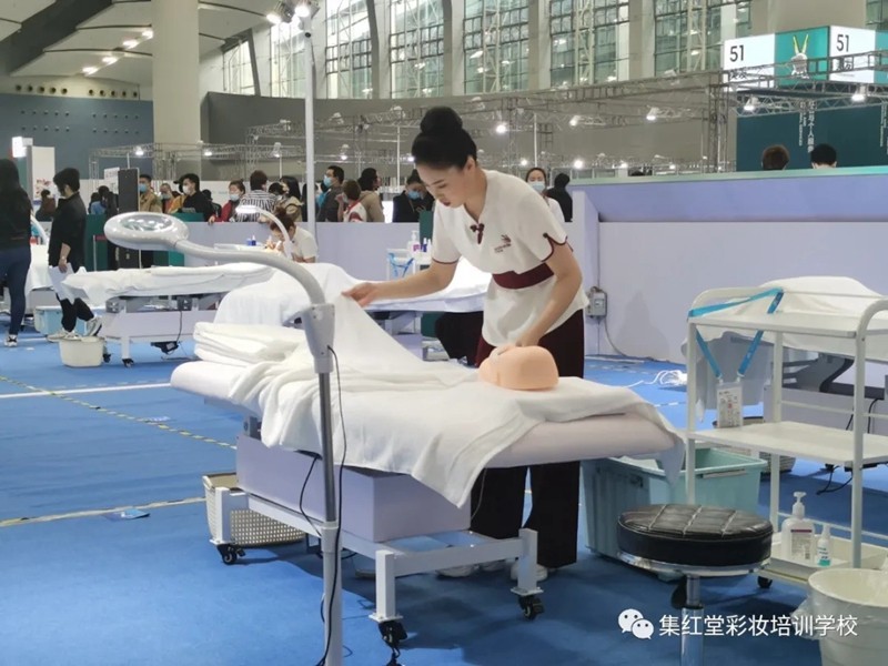 江苏省选手王若情在第一届全国技能大赛上表现优异，顺利晋级国家集训队