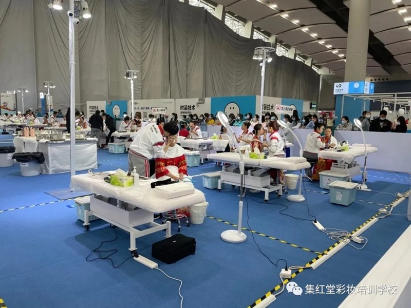 江苏省选手王若情在第一届全国技能大赛上表现优异，顺利晋级国家集训队
