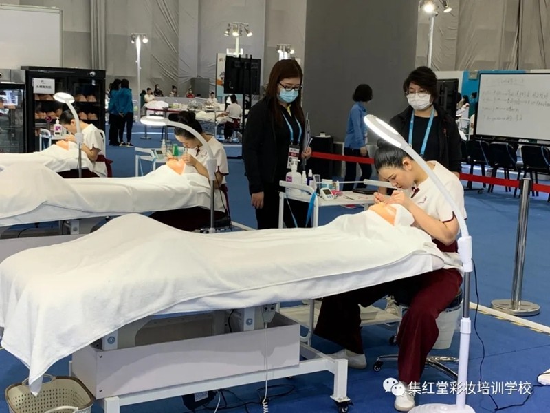 江苏省选手王若情在第一届全国技能大赛上表现优异，顺利晋级国家集训队