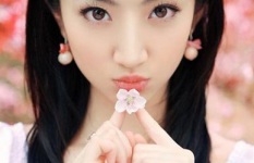 上班族女性福音 快速变走黑眼圈的化妆绝招
