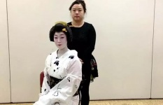 日本好莱坞大学游学之学习篇日式传统新娘，成人礼，传统和服，歌舞伎，日式盘发