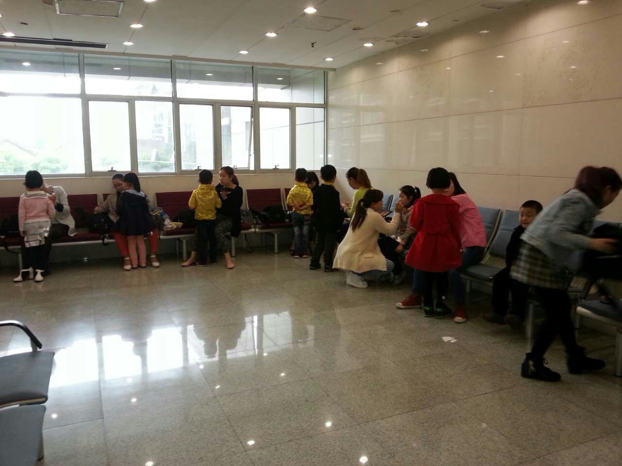 集红堂彩妆为南京电视台晚会录制化妆造型