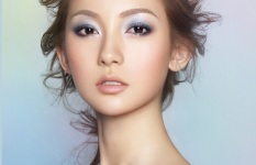 教你化妆秘诀 打造性感精致妆容