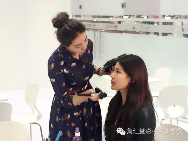 电影我的车模女神南京正式开拍，集红堂彩妆鼎力赞助