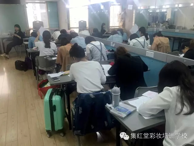 5月化妆师证书考试完美收官、6月考试报名中