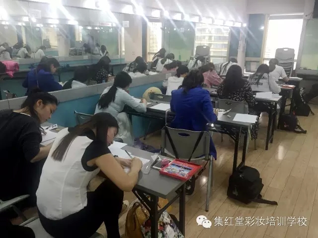 5月化妆师证书考试完美收官、6月考试报名中