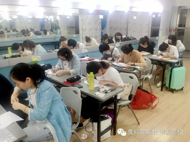 5月化妆师证书考试完美收官、6月考试报名中