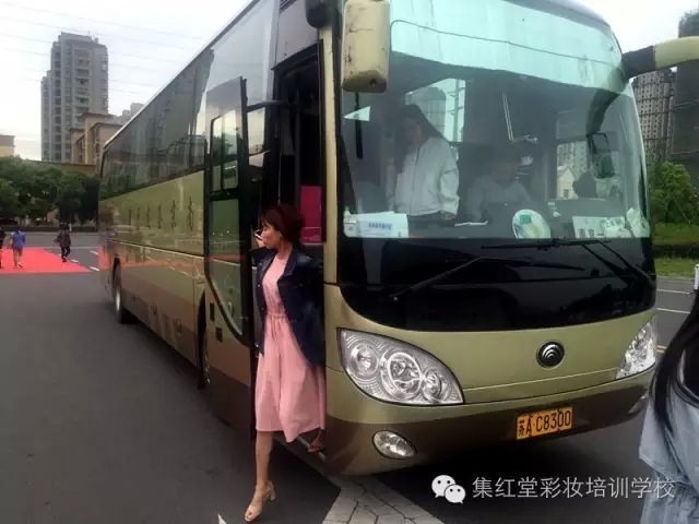 全国啦啦操锦标赛化妆纪实