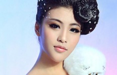 南京有没有学习新娘跟妆的学校_南京新娘跟妆