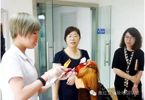 江苏省人力资源和社会保障厅领导视察我校并看望正在基地集训选手