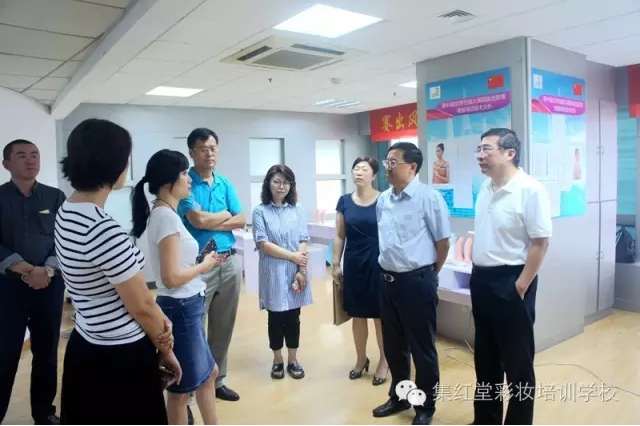 江苏省人力资源和社会保障厅朱从明厅长一行视察我校并看望世赛集训选手