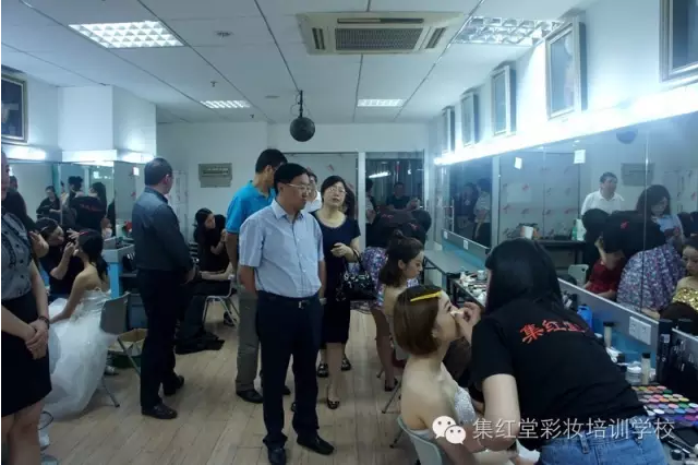 江苏省人力资源和社会保障厅朱从明厅长一行视察我校并看望世赛集训选手