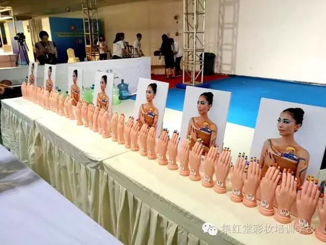 江苏选手夏雨欣 黄玉茹。周星琪三人入选第44届世界技能大赛中国国家队