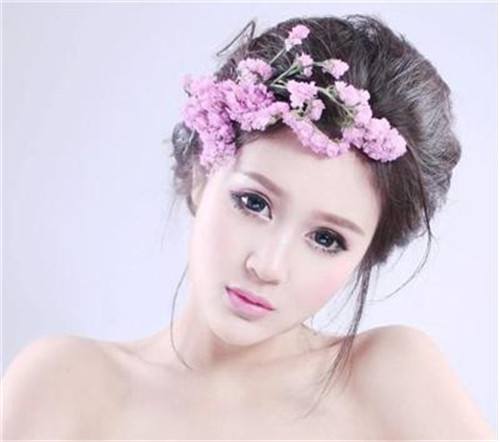 化妆基础班培训费用是多少？_南京化妆培训基础班