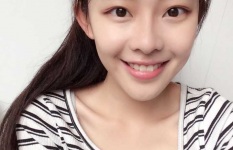 现在很火的素颜妆，那么素颜妆应该怎么画呢
