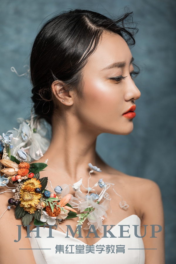 集红堂彩妆造型欣赏-优雅封面女郎造型