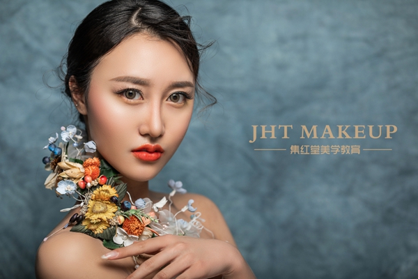 集红堂彩妆造型欣赏-优雅封面女郎造型