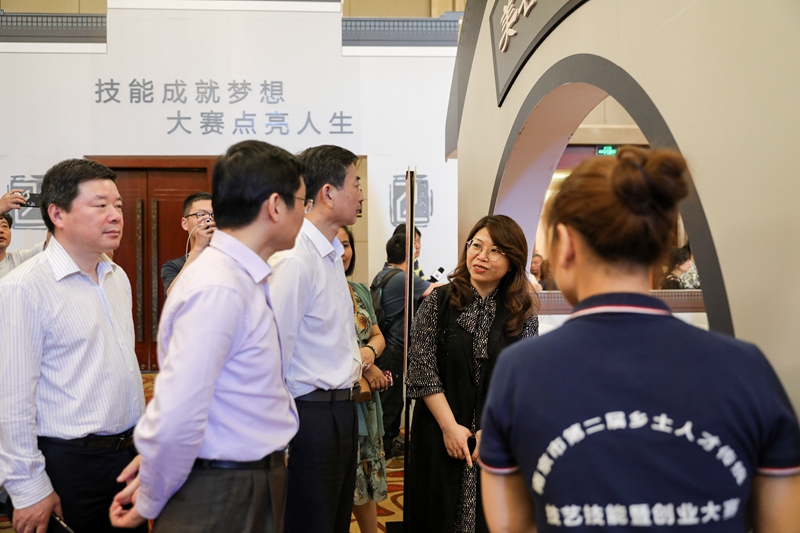 我校承办第二届南京市乡土人才传统技艺技能大赛美容美妆比赛