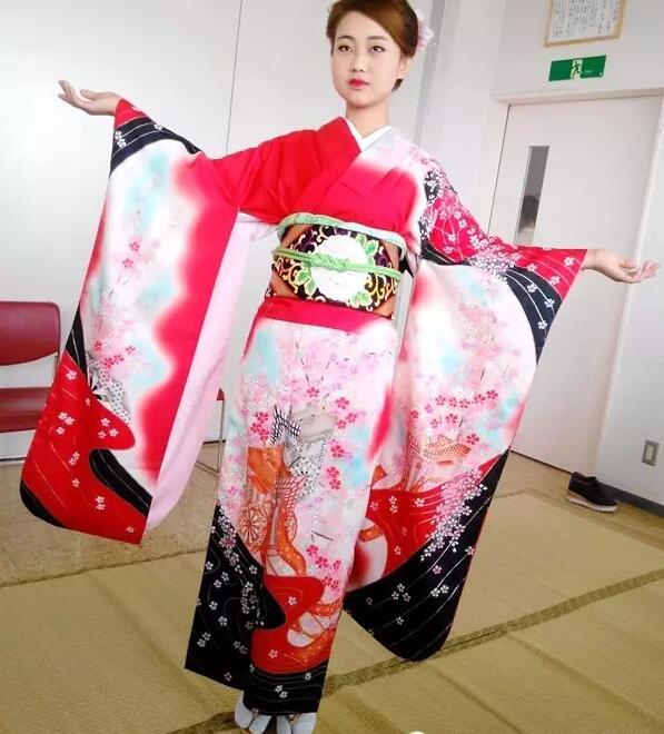 日本好莱坞大学游学之学习篇日式传统新娘，成人礼，传统和服，歌舞伎，日式盘发
